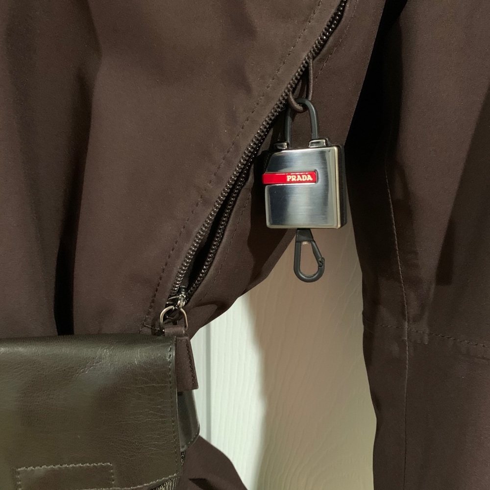 Prada winter coat - Picture 4 of 6
